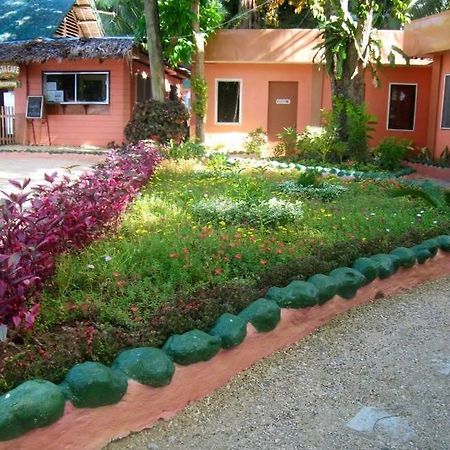 Almeria Agta Beach Resort מראה חיצוני תמונה